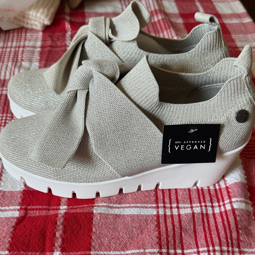 bernie mev. Beige Knit Platform Slip-On Sneakers